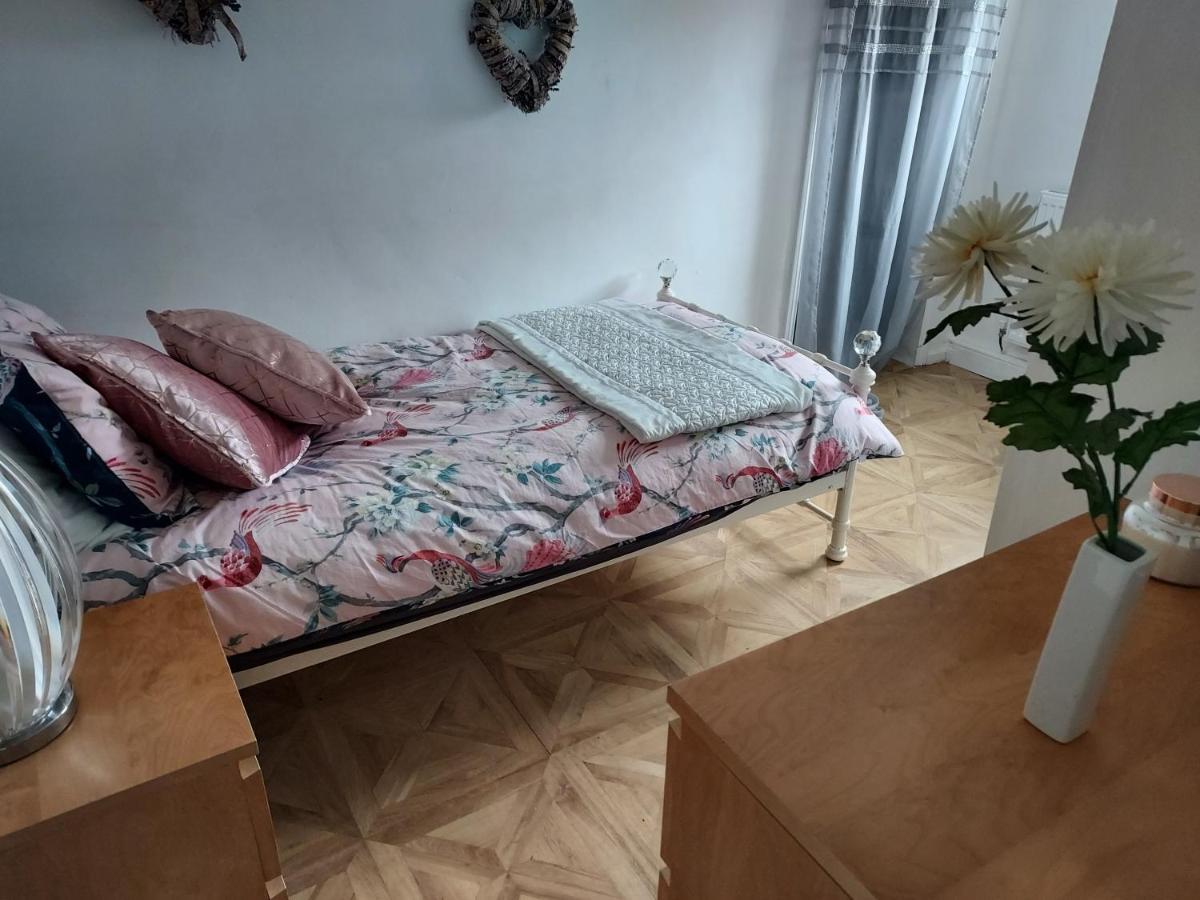 2 Bed Apartment 5Min From Sea In Bare Morecombe Моркамб Екстериор снимка